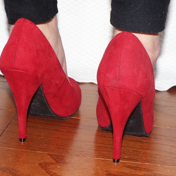 Candies Red Velvet Pumps - Picture 3 of 3